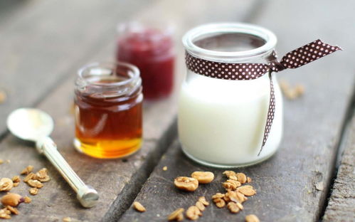 深夜能量加油站 熬夜族必备的饮品与轻食清单